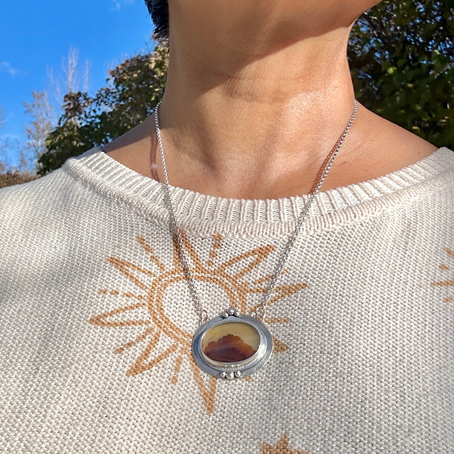 Petal Edge Dendrite Agate Oval Pendant Necklace