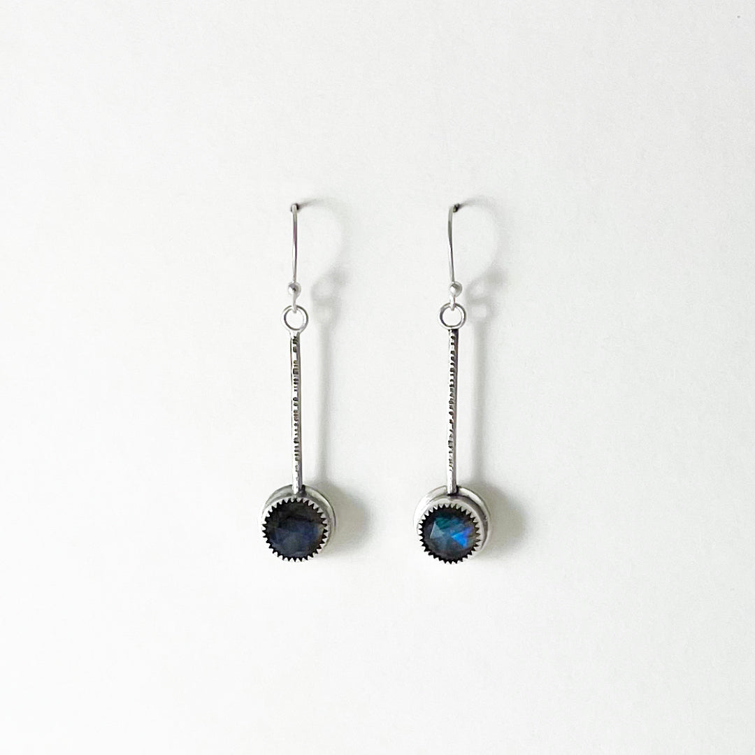 Rosecut Labradorite Pendulum Earrings