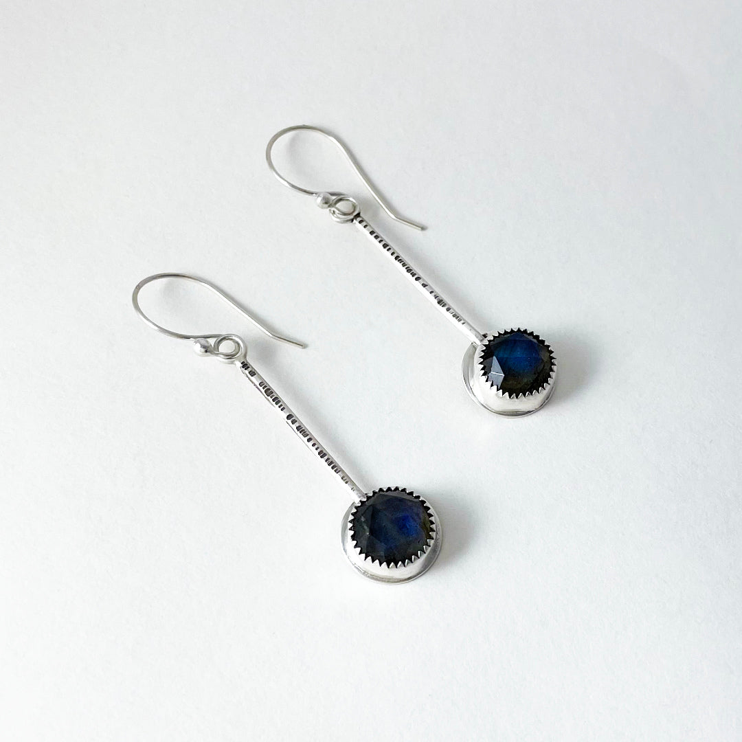 Rosecut Labradorite Pendulum Earrings