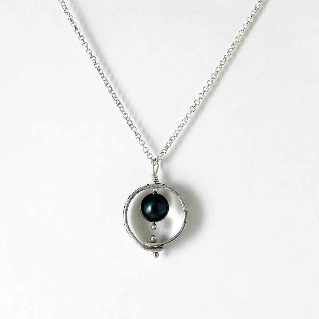 Unity Single Circle Necklace