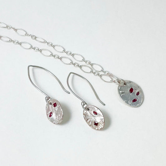 Vine Pattern & Ruby Oval Pendant Necklace