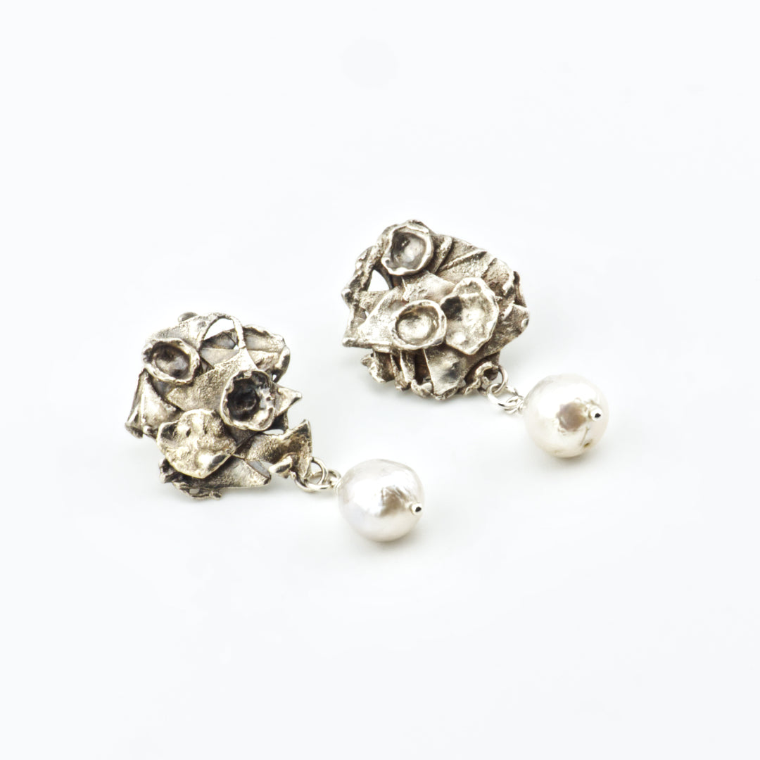 Kasumi Style Pearl Warrior Earrings