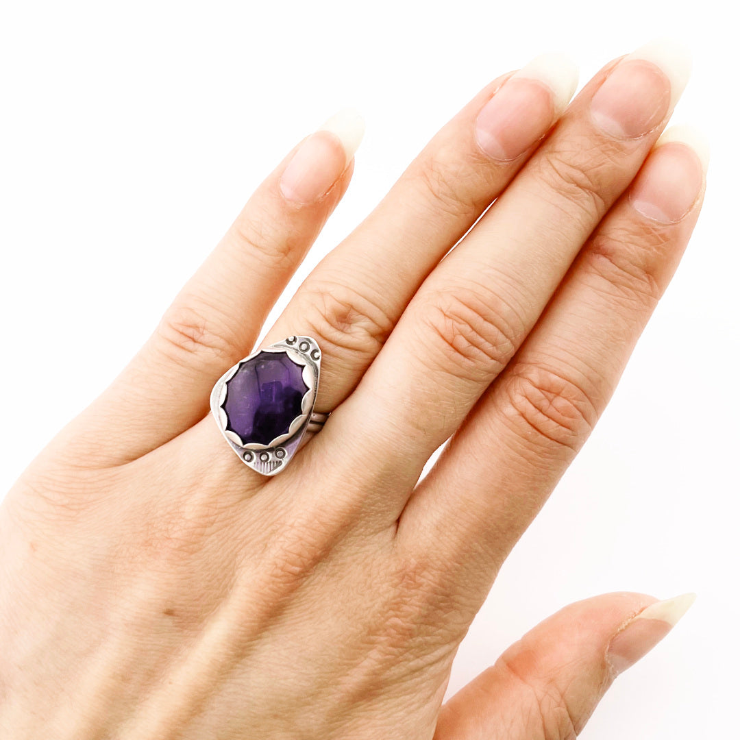 Amethyst Oval Decorative Ring Size 6.5