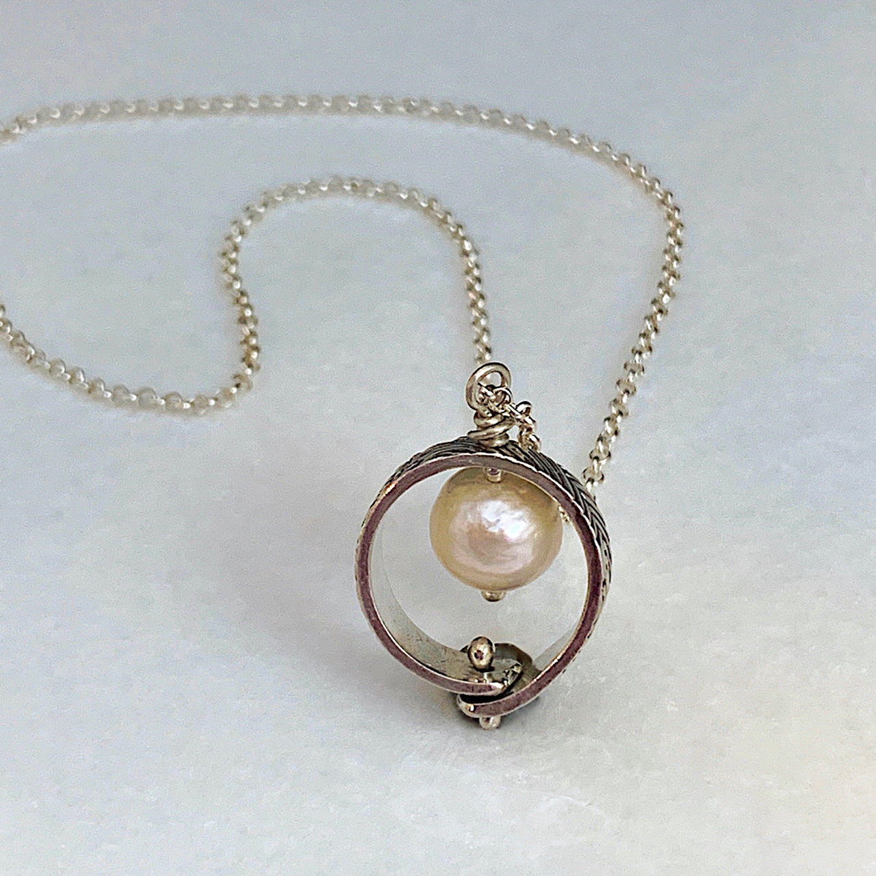 Unity Circle & Pearl Silk Texture Necklace