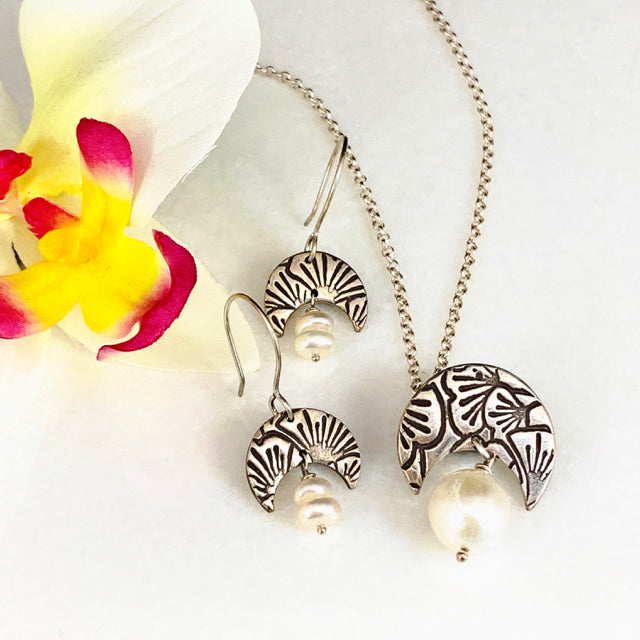 La Luna - Gingko Necklace