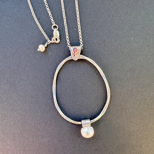 Aphrodite Textured Necklace with Pearl