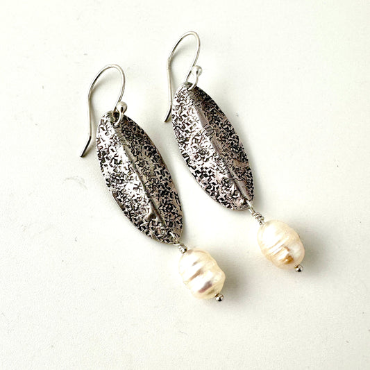 Silk Pattern Selene with Pearl Earrings