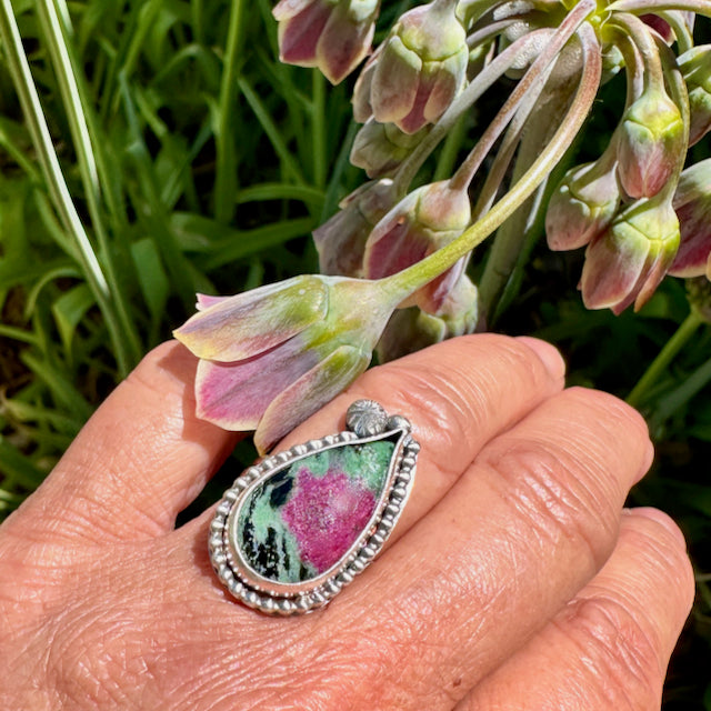 Teardrop Ruby Zoisite with Beaded Collar Ring Size 6.25
