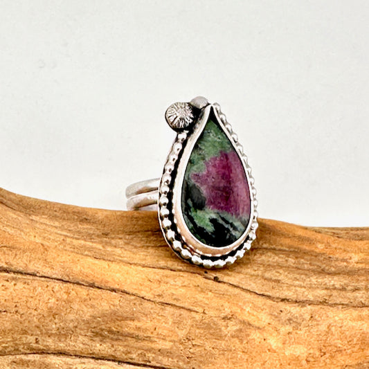 Teardrop Ruby Zoisite with Beaded Collar Ring Size 6.25