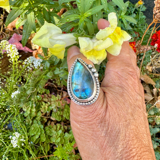 Beaded Collar Teardrop Blue & Amber Labradorite Ring Size 10